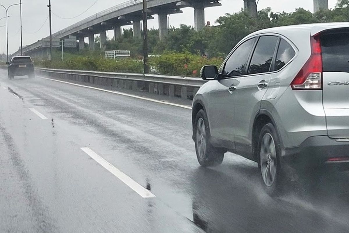 Ban Mobil Baru Juli 2025? Antisipasi Musim Banjir Sekarang!