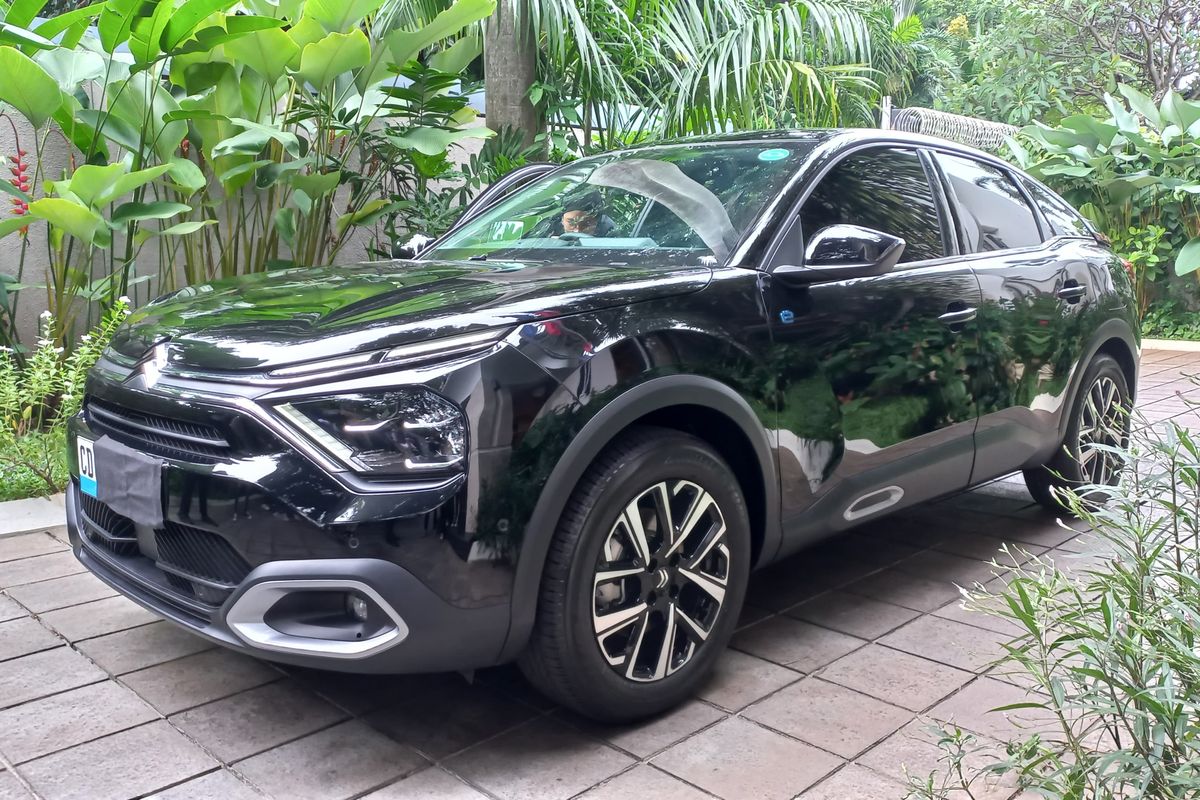 Citroen C4 E-C4: Harga, Spesifikasi & Cara Beli di Indonesia