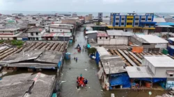 Kapuk Muara Terendam Banjir, Dua RT Masih Tenggelam